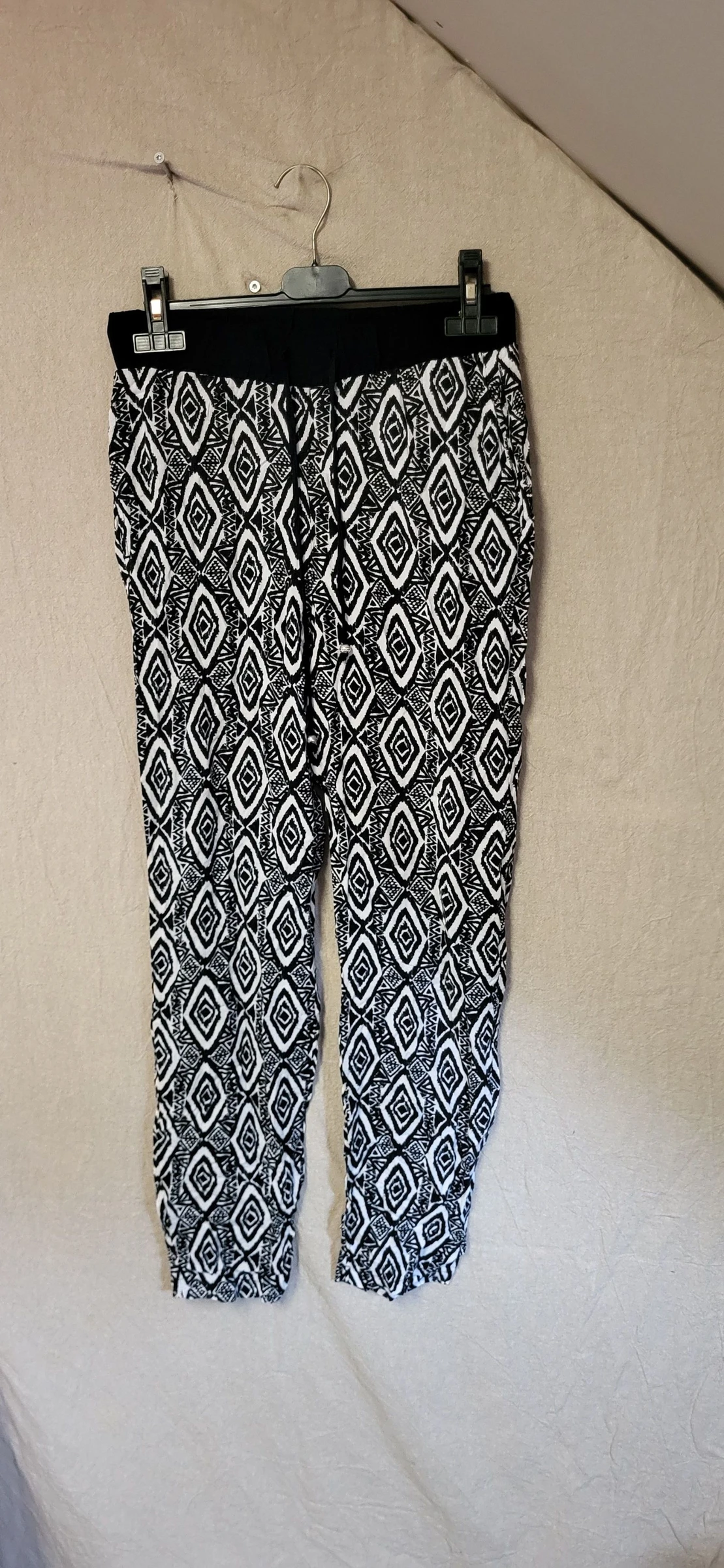 Chill broek maat 34 van Yessica.